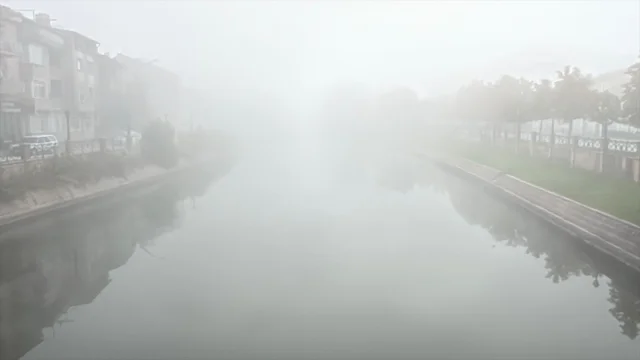 Eskişehir'in Üzerini Kaplayan Sis Hayatı Yavaşlattı