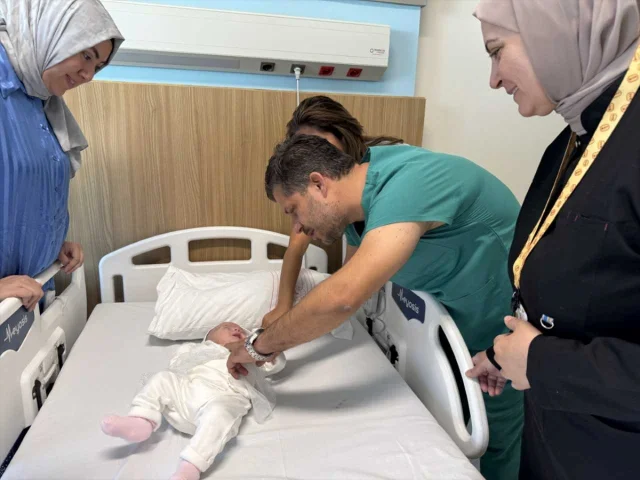 Eylül bebek doğuştan iman tahtası olmadan hayata tutundu