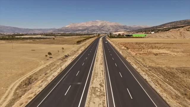 Abdulkadir Uraloğlu Antalya'da Dev Ulaşım Projelerini Başlatıyor