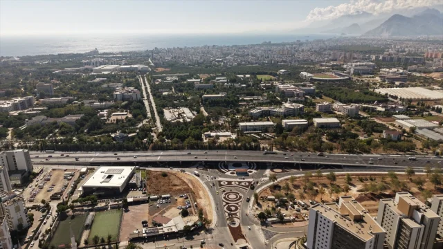 Abdulkadir Uraloğlu Antalya'da Dev Ulaşım Projelerini Başlatıyor