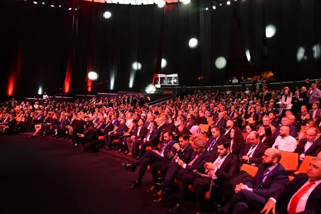 Arnavutluk-Türkiye Yatırım Zirvesi Geleceğin Ekonomi Köprülerini Kuruyor