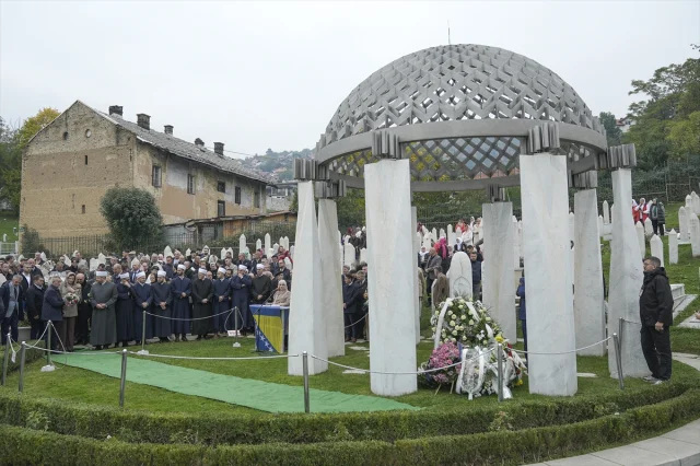 Aliya İzetbegoviç: Bağımsız Bosna'nın Kurucusu Anıldı