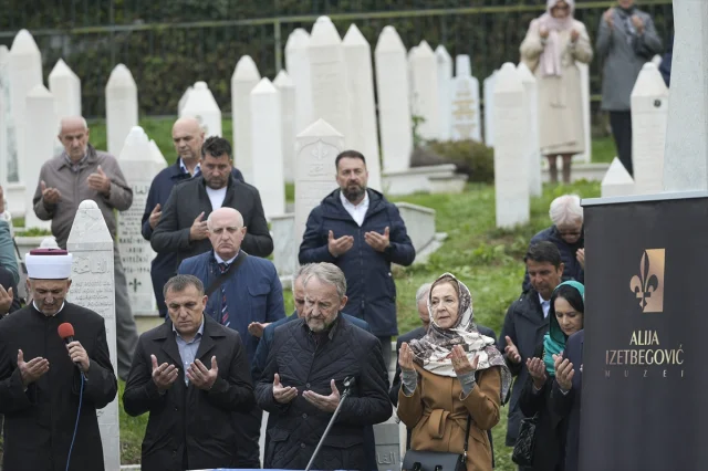 Aliya İzetbegoviç: Bağımsız Bosna'nın Kurucusu Anıldı