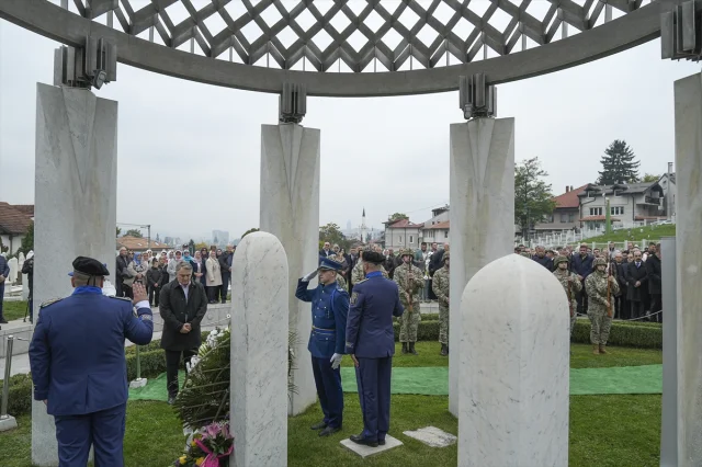 Aliya İzetbegoviç: Bağımsız Bosna'nın Kurucusu Anıldı