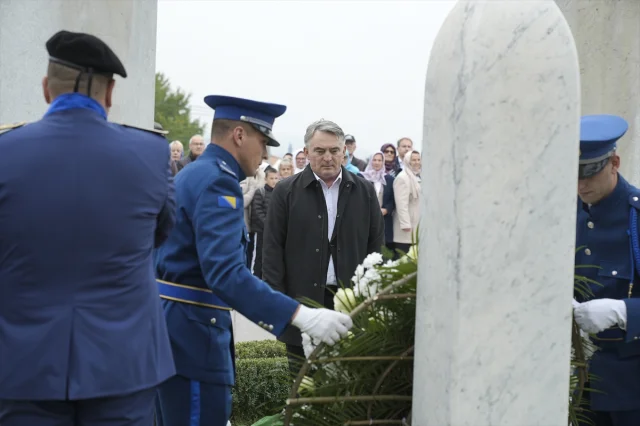 Aliya İzetbegoviç: Bağımsız Bosna'nın Kurucusu Anıldı