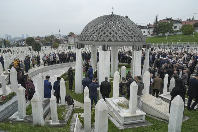 Aliya İzetbegoviç: Bağımsız Bosna'nın Kurucusu Anıldı
