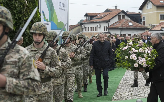 Aliya İzetbegoviç: Bağımsız Bosna'nın Kurucusu Anıldı