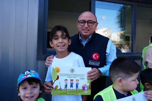 Mersin'de Örnek Çevre Hareketi: Öğrenciler Ormanda Çöp Topladı