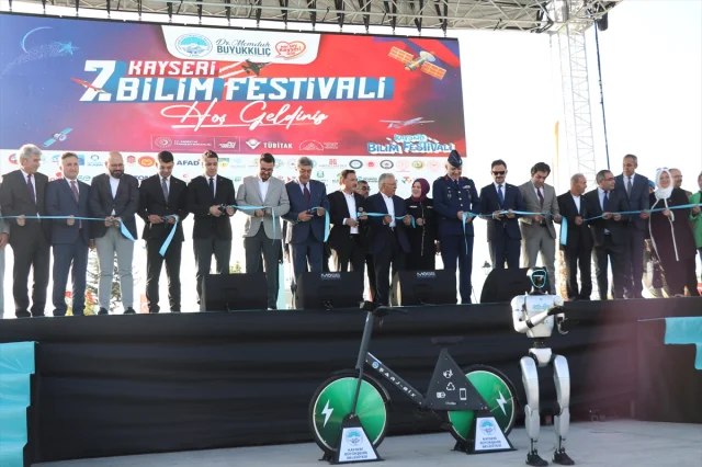 Kayseri Bilim Festivali'nde Teknoloji ve Eğlence Dolu Dakikalar