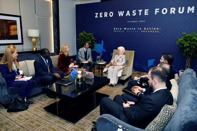 Emine Erdoğan Sıfır Atık Zirvesinde UNECE Temsilcisi Molcean ile Buluştu