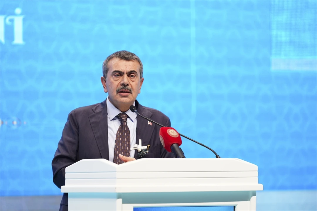 Ödül Töreninde İmam Hatip Okullarının Geleceği Konuşuldu: Tekin'in Öne Çıkan Mesajları