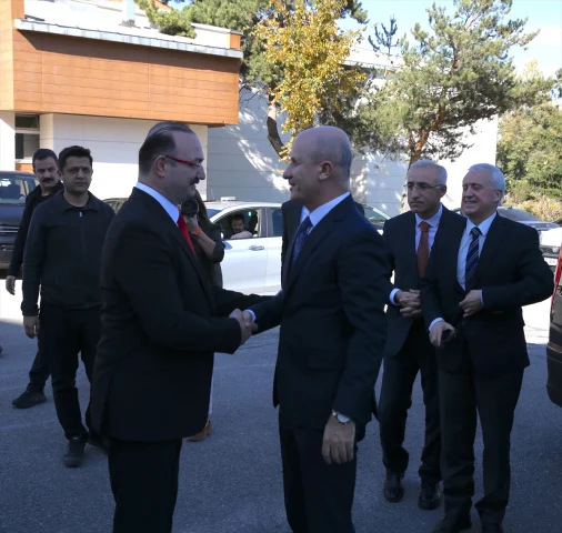 YÖK Başkanı Özvar'dan Eğitimde Yeni Dönem Çağrısı