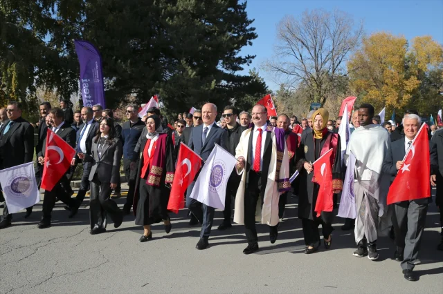 YÖK Başkanı Özvar'dan Eğitimde Yeni Dönem Çağrısı