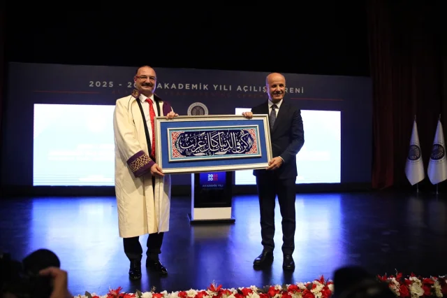YÖK Başkanı Özvar'dan Eğitimde Yeni Dönem Çağrısı