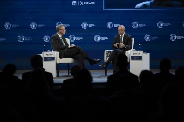 Mehmet Şimşek'ten Uluslararası Finans Zirvesinde Türkiye'ye Yönelik Çarpıcı Açıklamalar