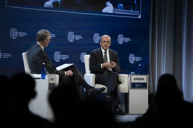 Mehmet Şimşek'ten Uluslararası Finans Zirvesinde Türkiye'ye Yönelik Çarpıcı Açıklamalar