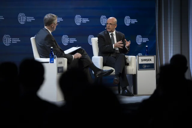 Mehmet Şimşek'ten Uluslararası Finans Zirvesinde Türkiye'ye Yönelik Çarpıcı Açıklamalar