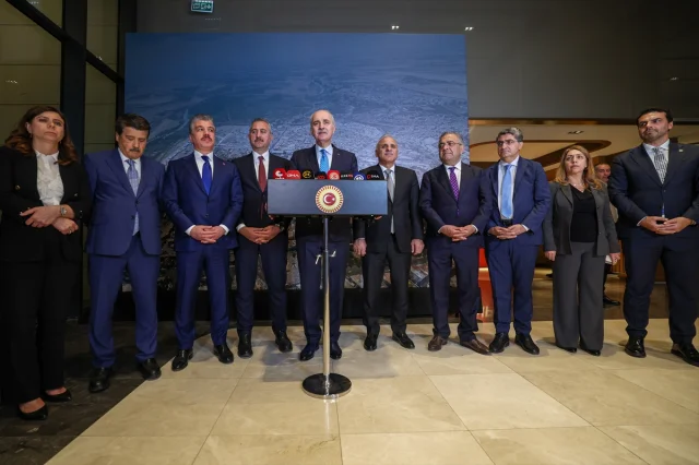 Numan Kurtulmuş'un Diyarbakır Ziyaretinde Kürtçe Şiir Dile Getirildi