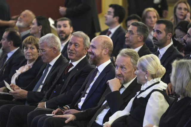 Aliya İzetbegoviç'in Hayatı Senfoniye Dönüştü: Saraybosna'da Unutulmaz Gece