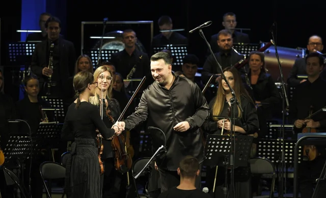 Aliya İzetbegoviç'in Hayatı Senfoniye Dönüştü: Saraybosna'da Unutulmaz Gece