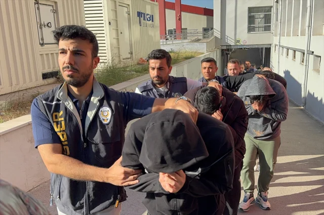 Adana'da Yasa Dışı Bahis Çetesi Çökertildi 18 Tutuklama