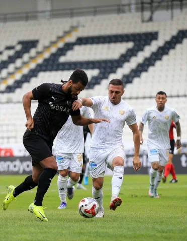 Manisa ve Erzurumspor Nefes Kesen Maçta Beraber Kaldı