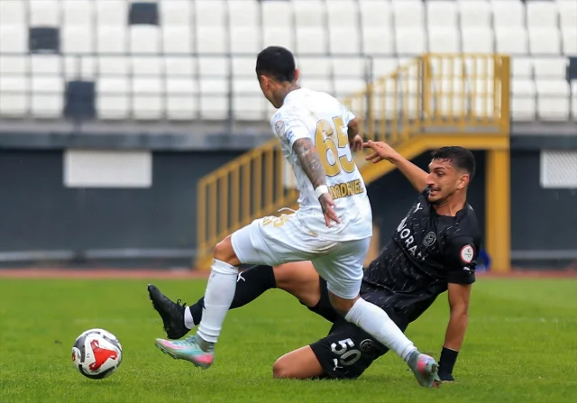 Manisa ve Erzurumspor Nefes Kesen Maçta Beraber Kaldı