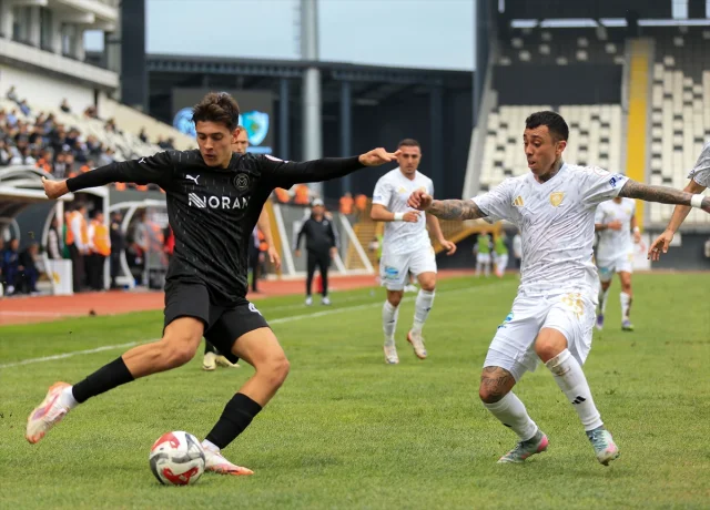 Manisa ve Erzurumspor Nefes Kesen Maçta Beraber Kaldı