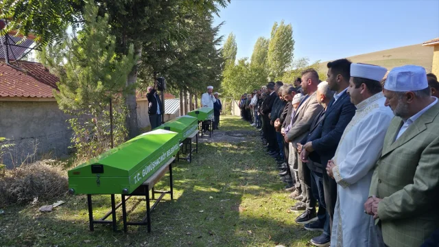 Amasya'daki feci kazada veda edilen dört hayat