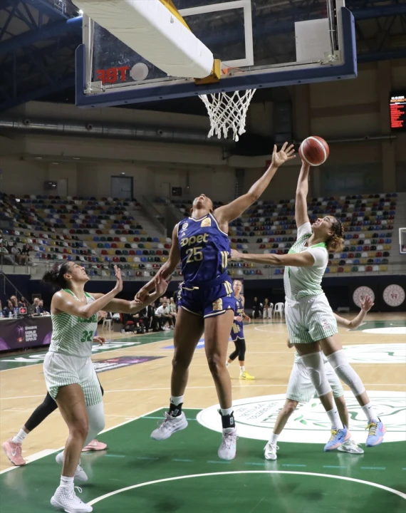 Fenerbahçe Opet Deplasmanda Kocaeli'yi Rahat Geçti