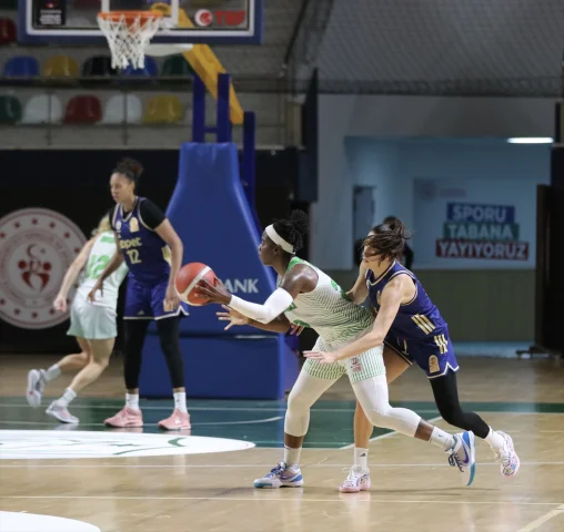 Fenerbahçe Opet Deplasmanda Kocaeli'yi Rahat Geçti