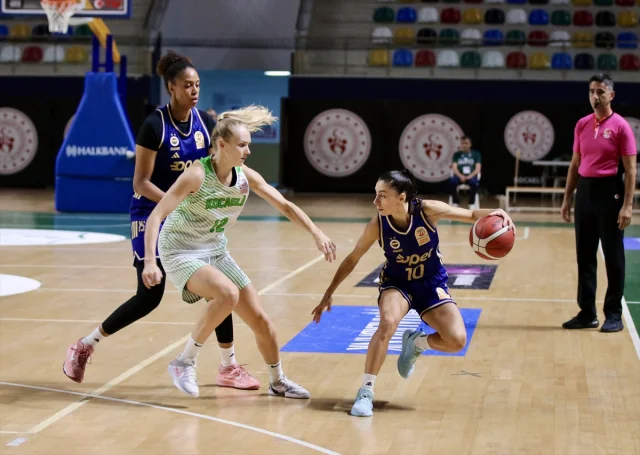 Fenerbahçe Opet Deplasmanda Kocaeli'yi Rahat Geçti
