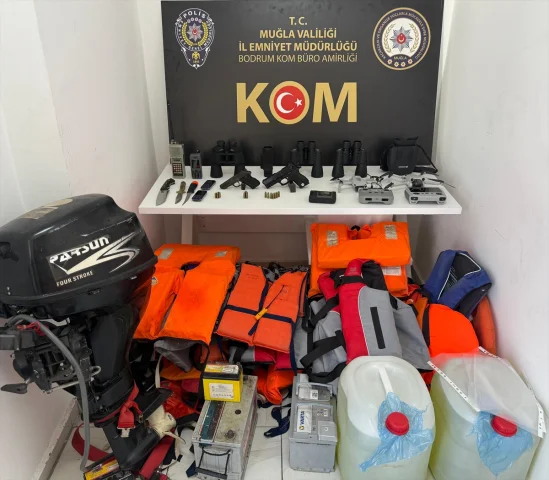 Muğla'da geniş çaplı operasyon 13 göçmen kaçakçısı tutuklandı