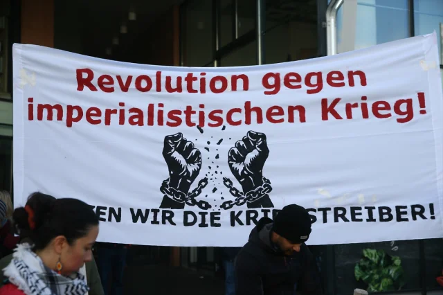 Viyana'da Barış ve Tarafsızlık İçin Çarpıcı Gösteri