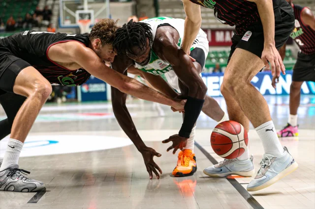 Bursaspor'un Zafer Serisi Sürüyor: Glint Manisa Engelini Aştı