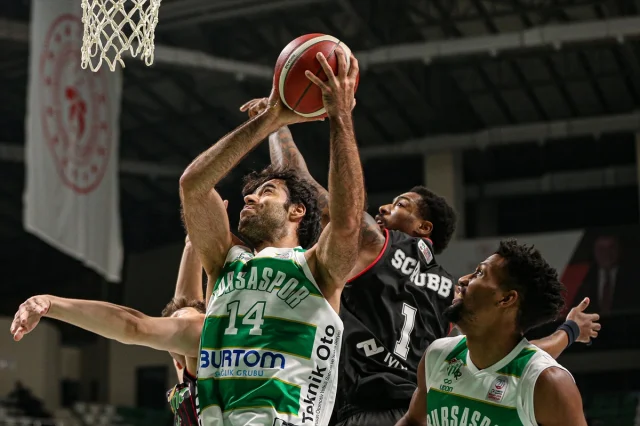 Bursaspor'un Zafer Serisi Sürüyor: Glint Manisa Engelini Aştı
