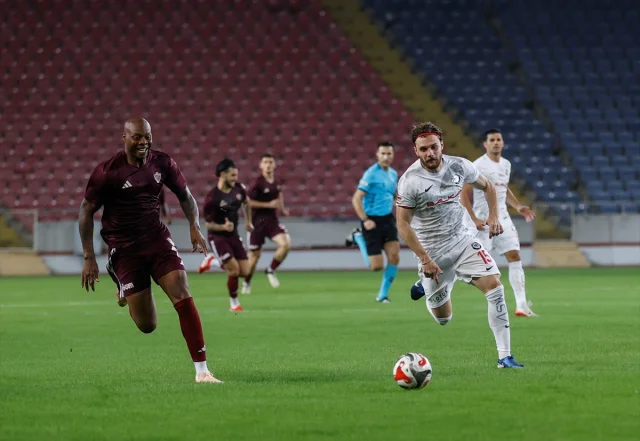 Arca Çorum FK'nın Gösterişli Galibiyeti: Hatayspor'u 4-1'le Geçti