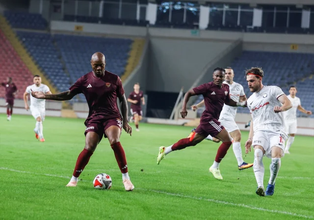 Arca Çorum FK'nın Gösterişli Galibiyeti: Hatayspor'u 4-1'le Geçti