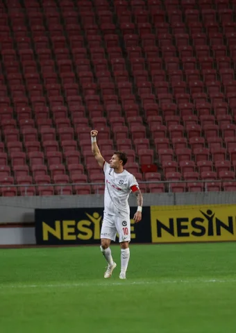 Arca Çorum FK'nın Gösterişli Galibiyeti: Hatayspor'u 4-1'le Geçti