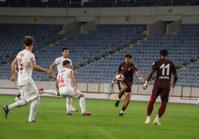 Arca Çorum FK'nın Gösterişli Galibiyeti: Hatayspor'u 4-1'le Geçti