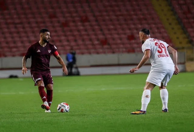 Arca Çorum FK'nın Gösterişli Galibiyeti: Hatayspor'u 4-1'le Geçti