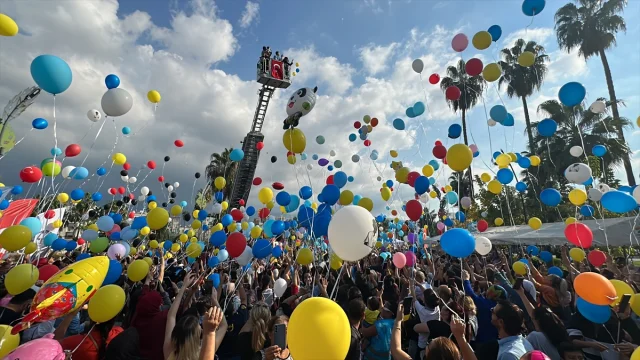 Hatay'da Küçük Tamer Talha'nın Mucizevi Zaferi İçin Balonlar Gökyüzüne Uçtu