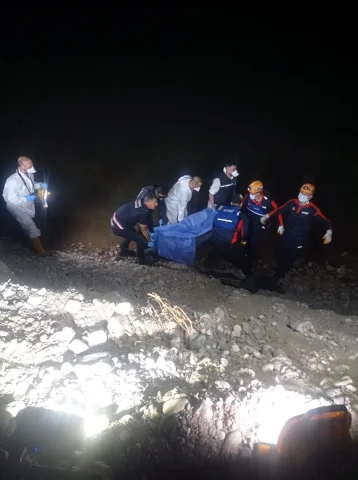 Batman Çayı'nda Bulunan Ceset Gizemini Koruyor