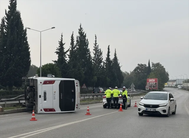 İzmir'de Midibüs Kazası Panik Yarattı
