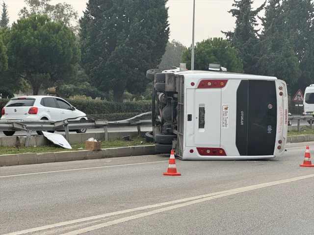 İzmir'de Midibüs Kazası Panik Yarattı