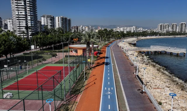 Mersin'de Uluslararası Plaj Sporları Rüzgarı Esiyor: 400 Sporcu Yarışacak