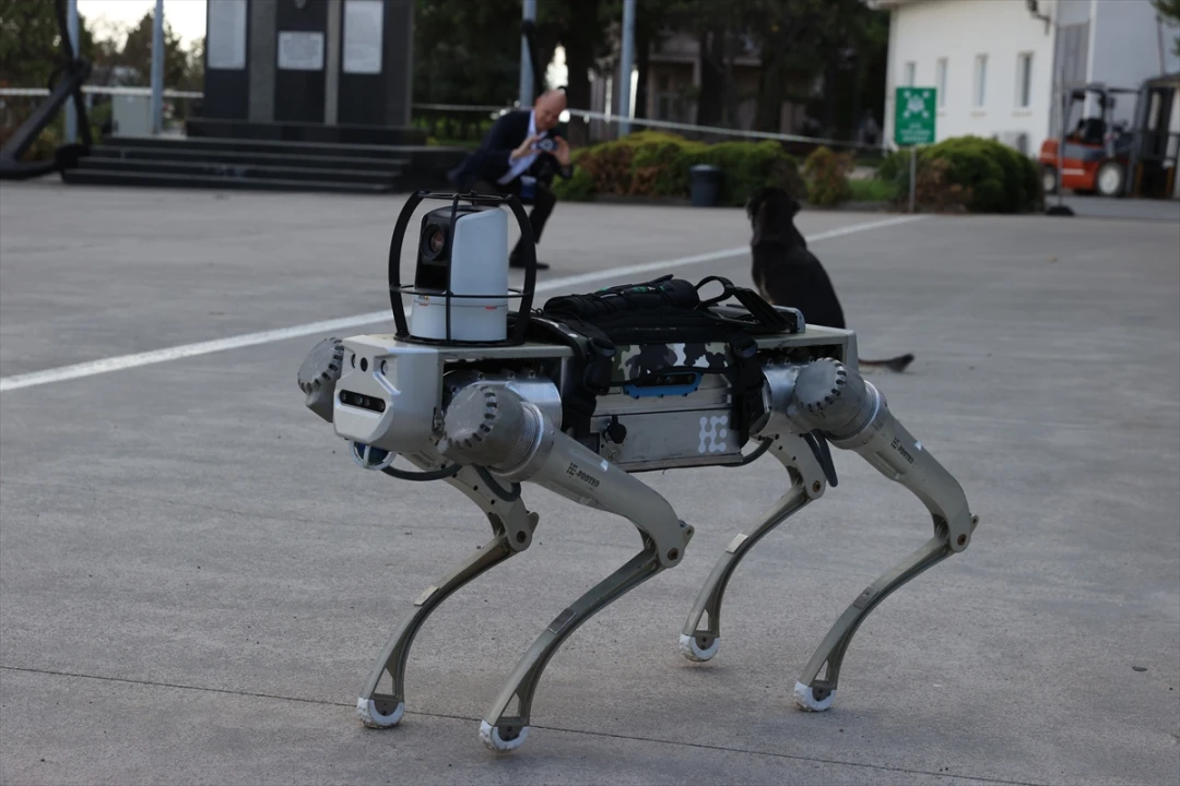 Milli Robot Köpek Savunma Sahanesini Fethedecek