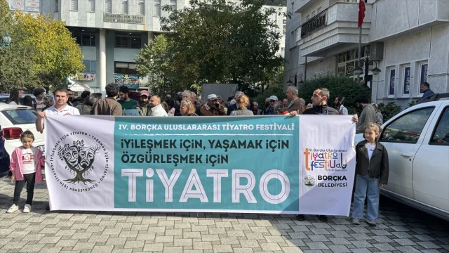 Artvin Tiyatro Festivali başladı: Renkli ve coşkulu anlar