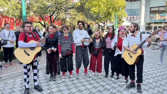 Artvin Tiyatro Festivali başladı: Renkli ve coşkulu anlar