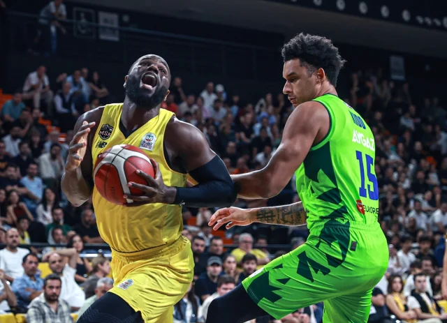 Basketbol Süper Ligi'nde Heyecan Dorukta: Mersin Spor TOFAŞ'ı Devirdi